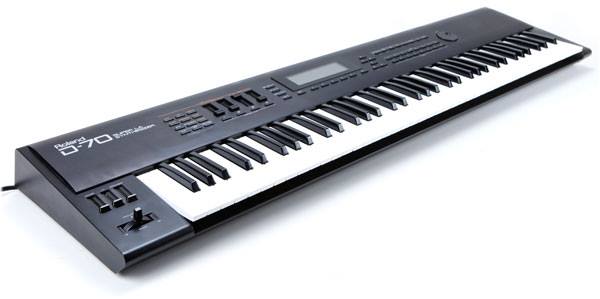 Roland D-70